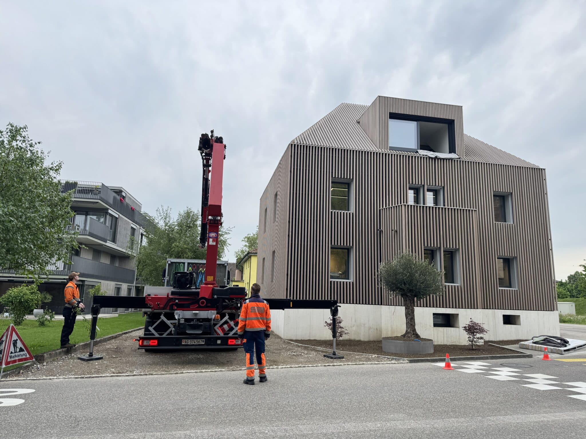Massgeschneiderte Büroeinrichtung im Dachgeschoss